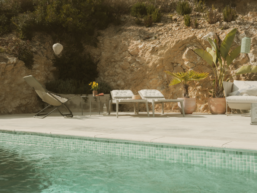 Μπάνια στην πισίνα με ασφάλεια